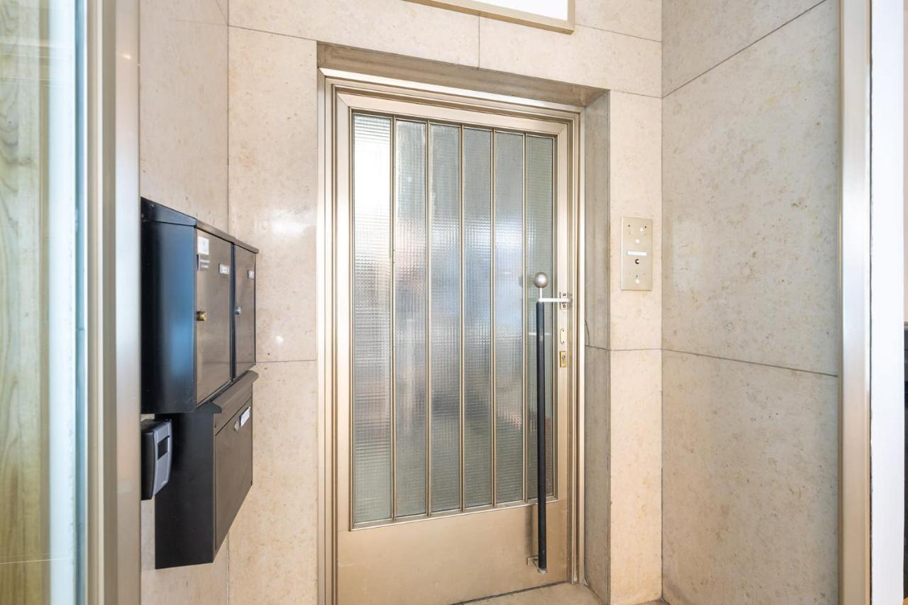 2 Bedroom Top Floor Apartment Direct On Marienplatz Munich Exterior photo